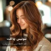 تست و اجرای رنگ موی سوئیس چاکلت (مسی شکلاتی روشن) با انعکاسهای درخشان و براق روی موی طبیعی.